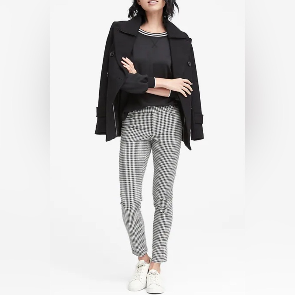 2/$15 Banana Republic Sloan ankle pants. Black/white Size 4P. GUC